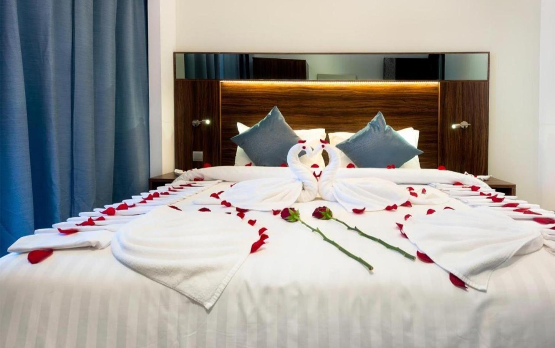Empress Madani Palace Hotel Суррей Екстер'єр фото