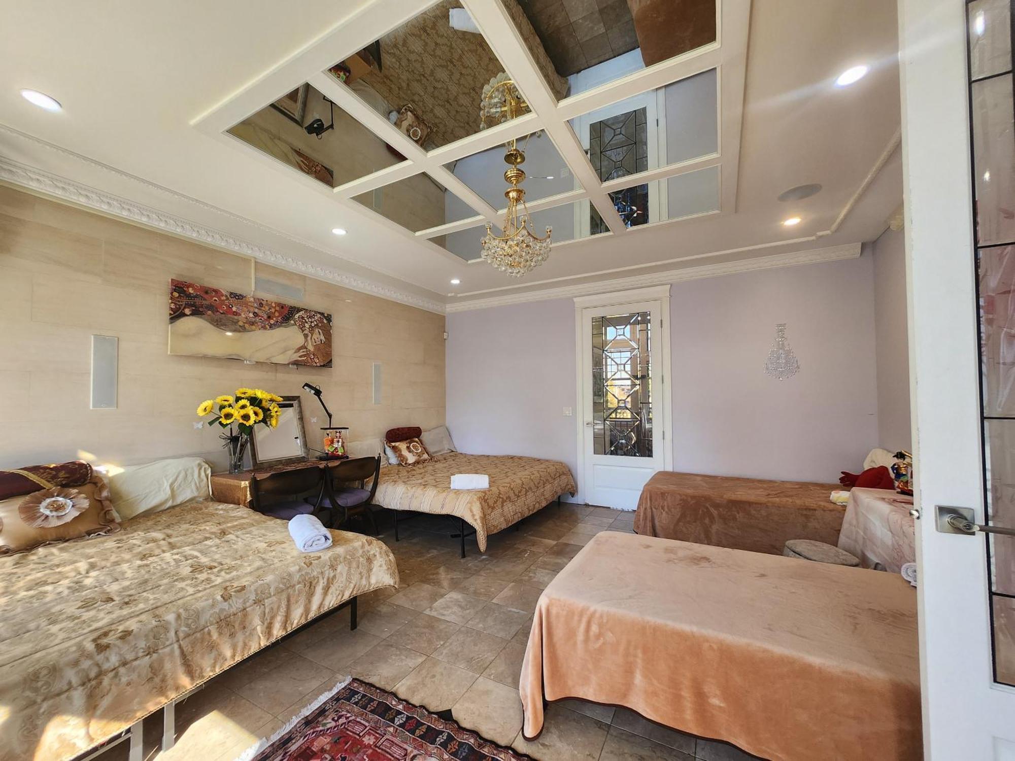 Empress Madani Palace Hotel Суррей Екстер'єр фото